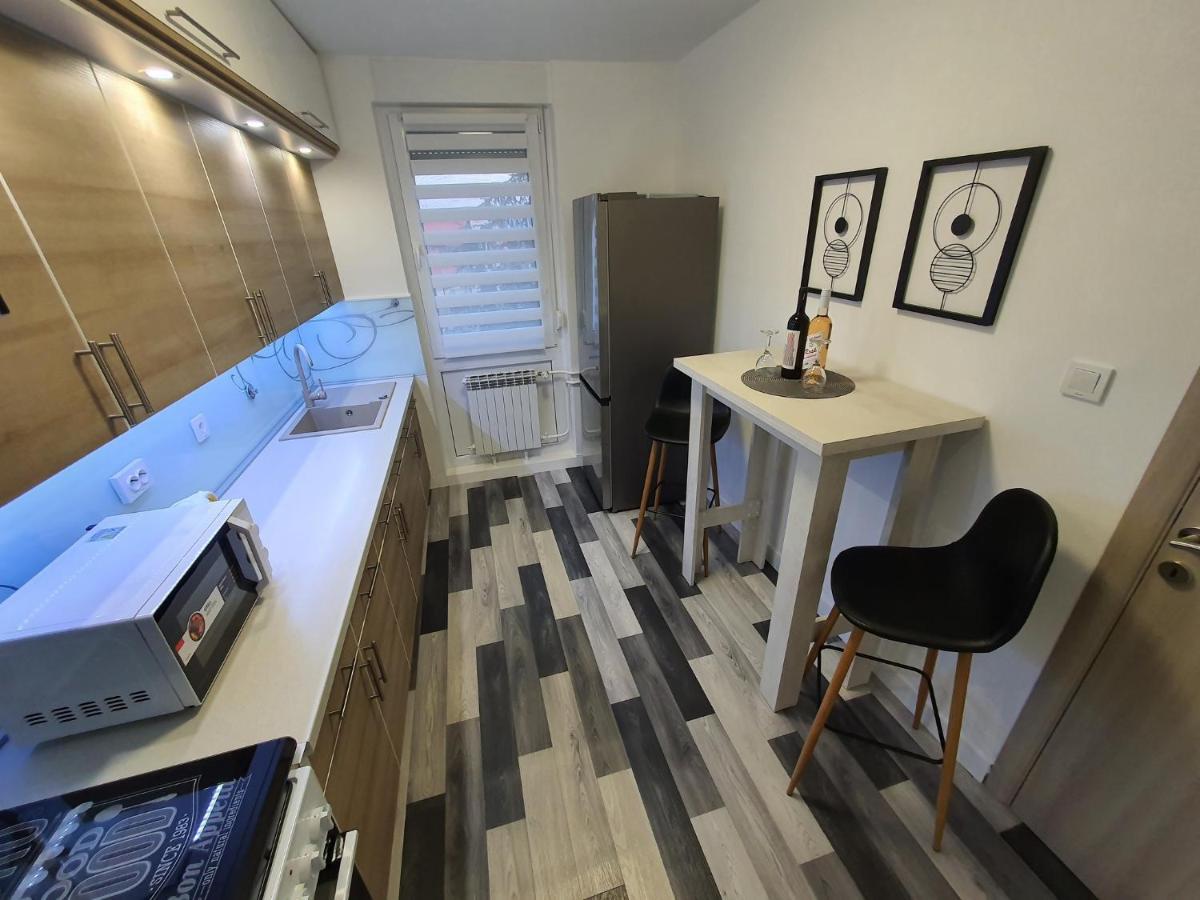 Apartment Pallaton Nasice Exteriör bild